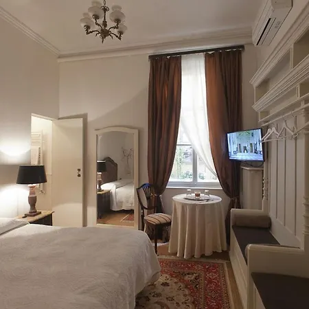 Piazza Venezia Le Guest house
