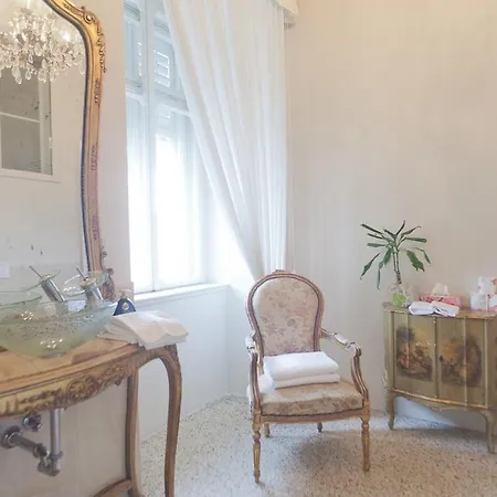 Guest house Piazza Venezia Le Trieste