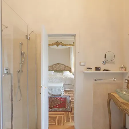 Guest house Piazza Venezia Le 4*