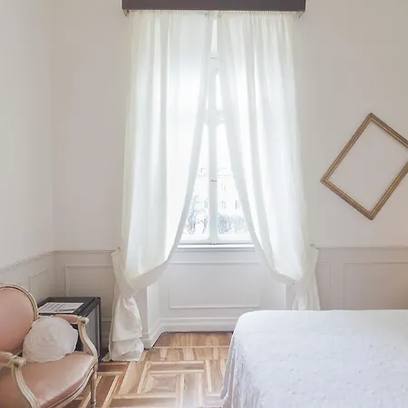 Guest house Piazza Venezia Le 4*