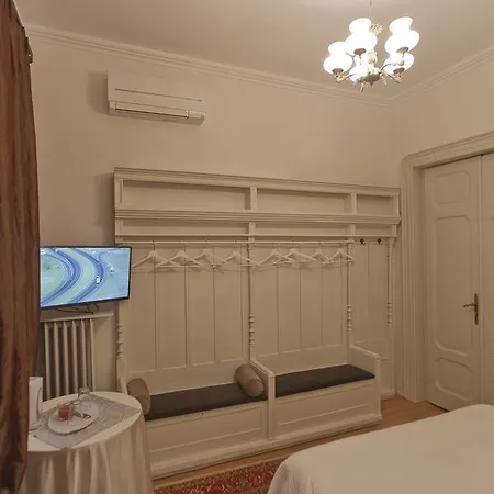 Guest house Piazza Venezia Le 4*