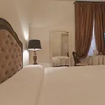 Piazza Venezia Le ترييستي