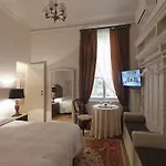 Piazza Venezia Le بيت ضيافة