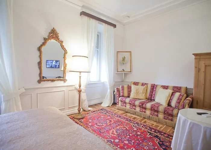 Piazza Venezia Le Guest house